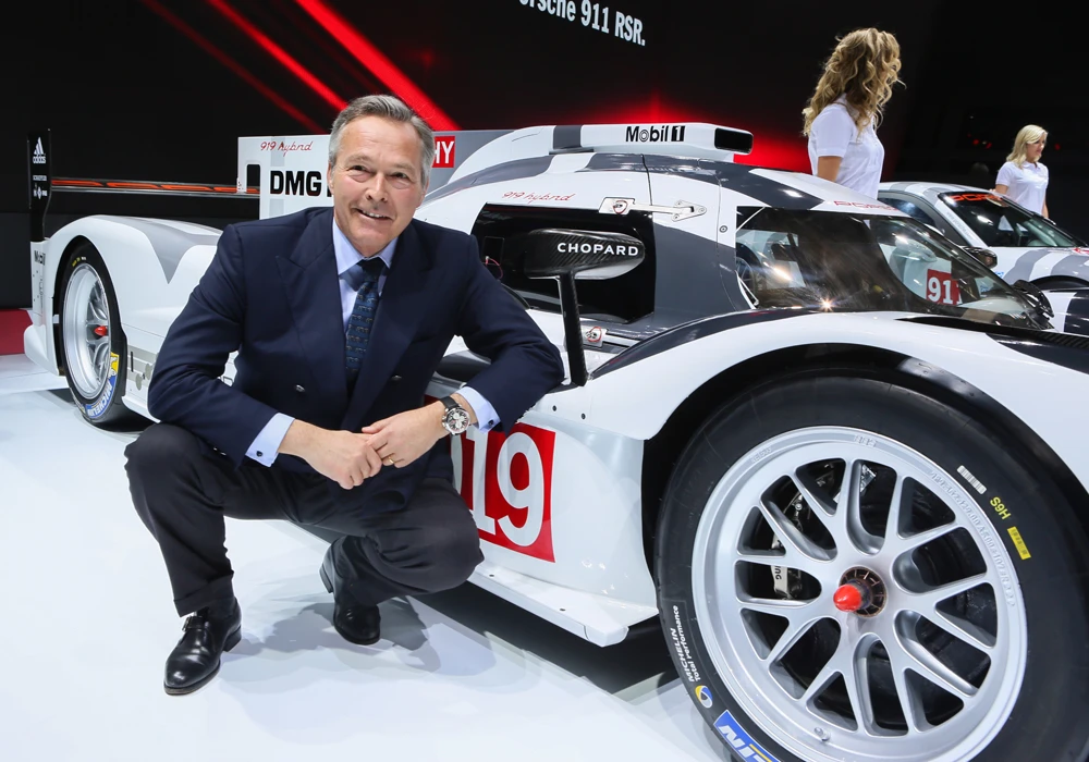 006_Chopard_Porsche_Karl-Friedrich Scheufele in front of the Porsche 919 Hybrid